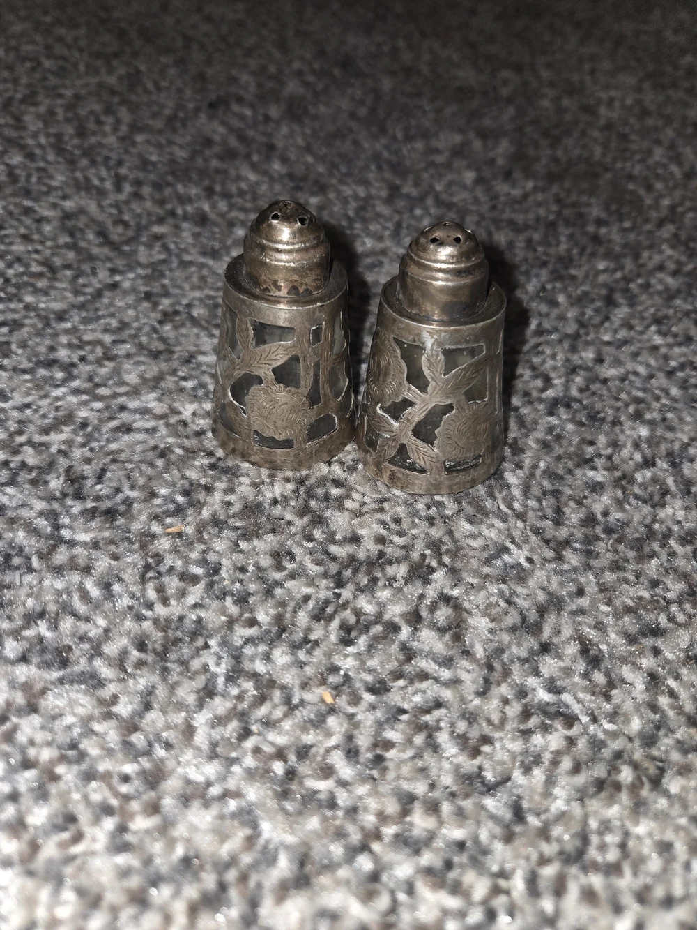 Antique-Style Filigree Metal Salt and Pepper Shakers - Silver